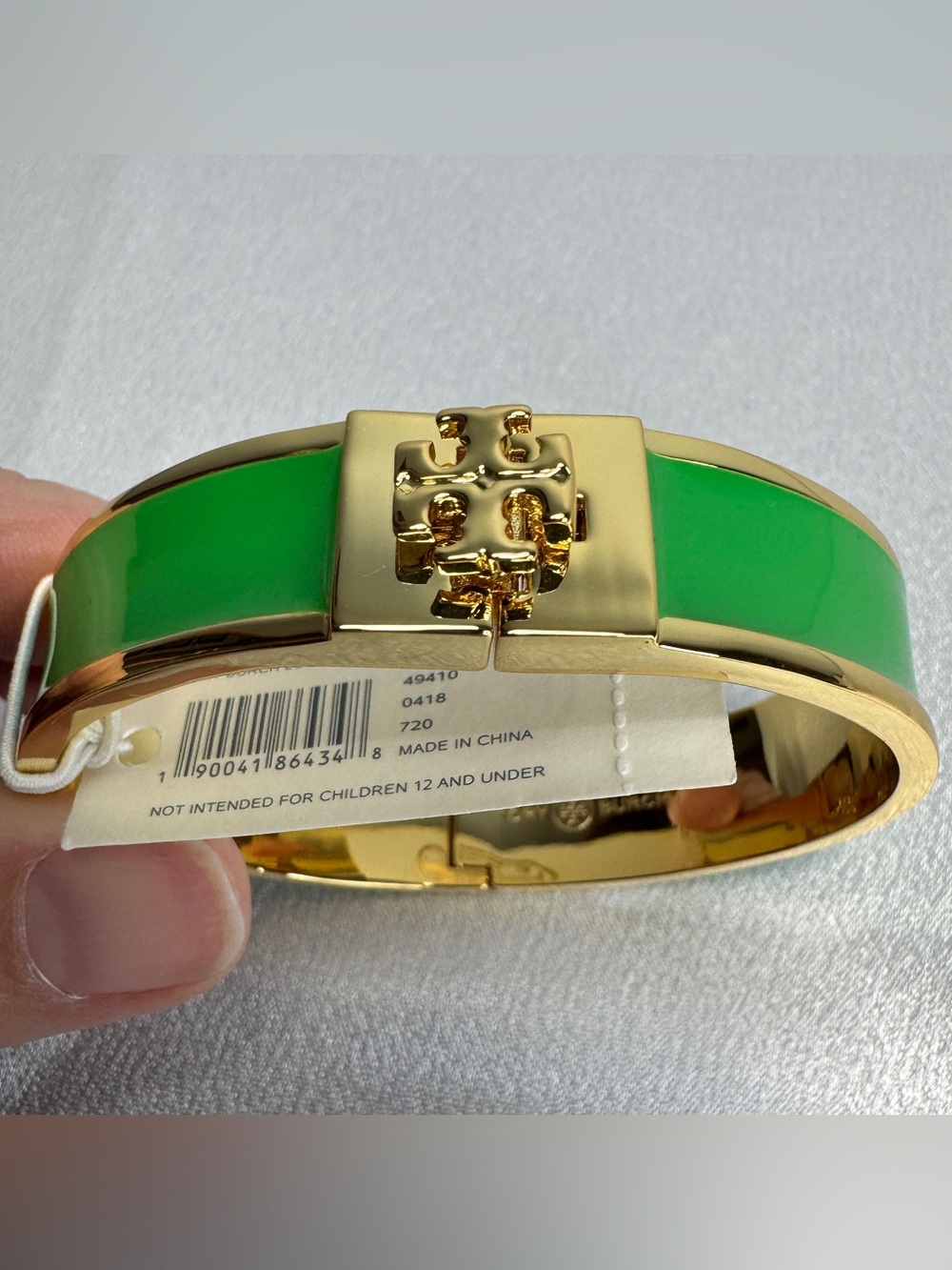 NWT Tory Burch Kira LOGO Green and Gold Bangle Bracelet Size: 6.5”
